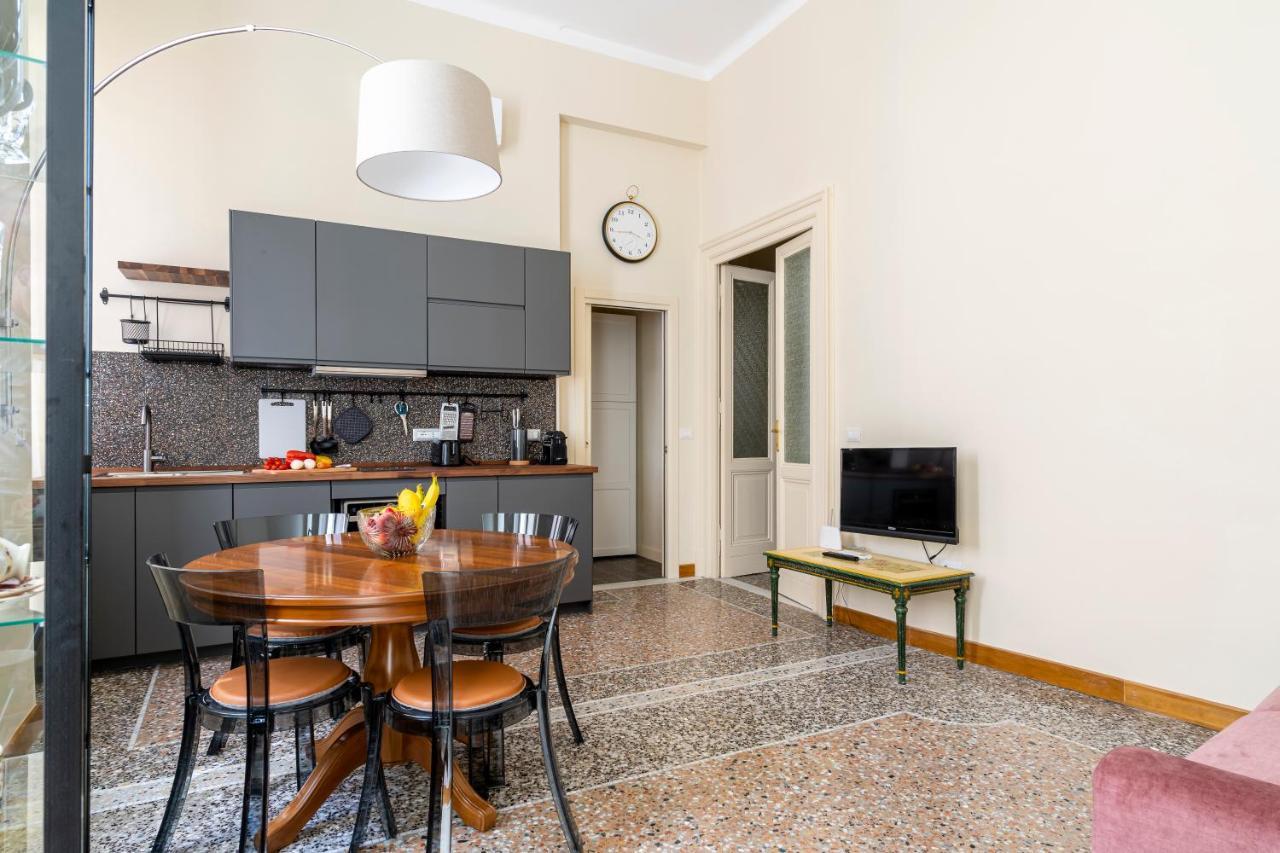 Livorno Central Flat-2 Min Walk The Cathedral! Exterior photo