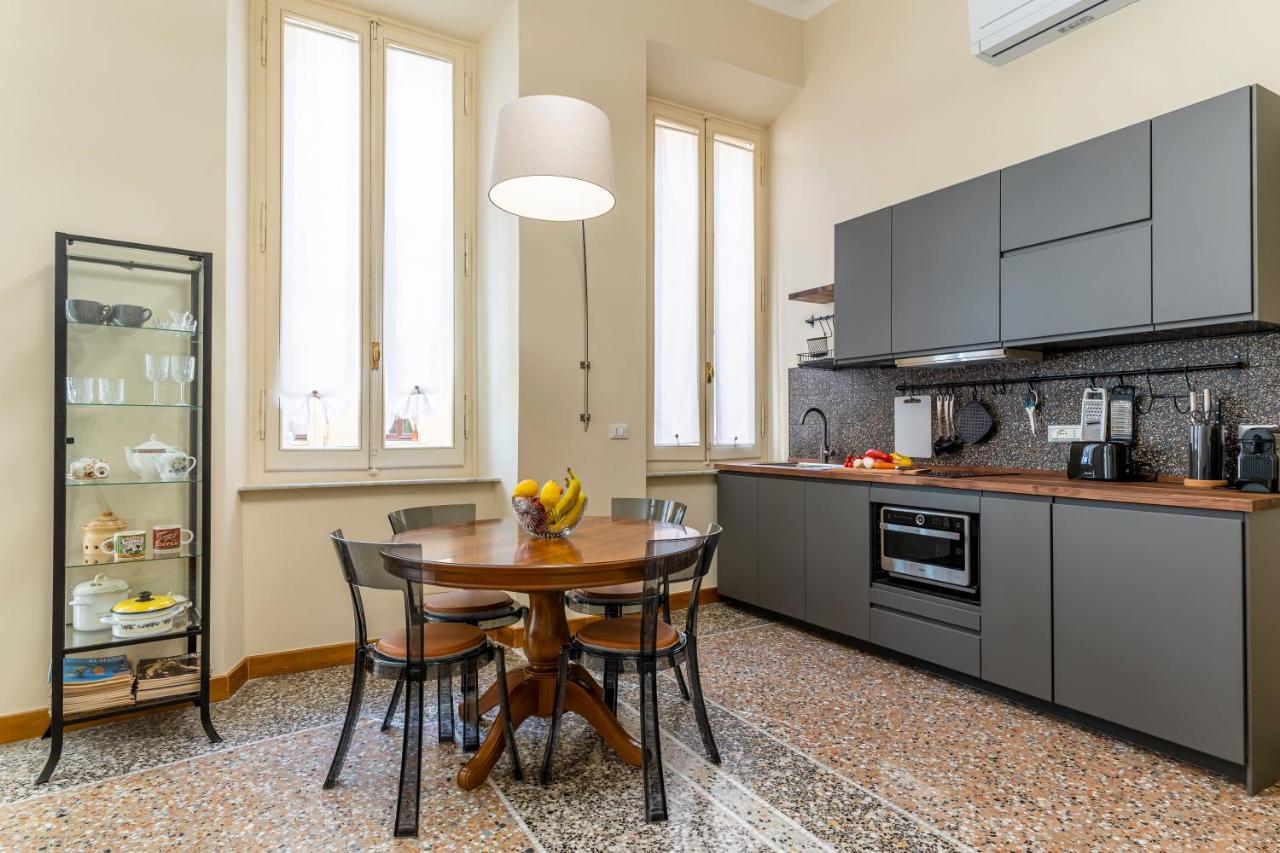 Livorno Central Flat-2 Min Walk The Cathedral! Exterior photo